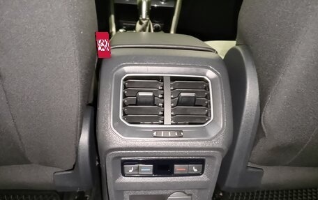 Volkswagen Tiguan II, 2017 год, 2 369 000 рублей, 15 фотография