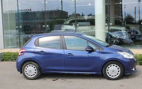 Peugeot 208 II, 2013 год, 587 000 рублей, 3 фотография
