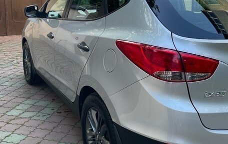 Hyundai ix35 I рестайлинг, 2015 год, 1 550 000 рублей, 2 фотография
