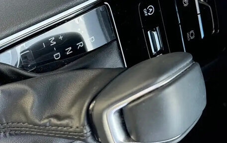 Toyota Venza, 2022 год, 2 600 334 рублей, 11 фотография