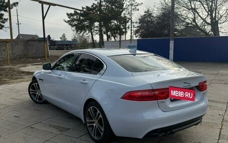 Jaguar XE I рестайлинг, 2016 год, 1 700 000 рублей, 10 фотография