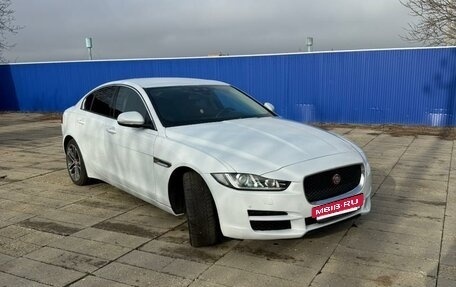 Jaguar XE I рестайлинг, 2016 год, 1 700 000 рублей, 4 фотография