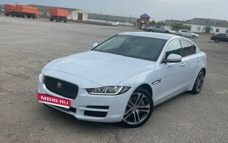 Jaguar XE I рестайлинг, 2016 год, 1 700 000 рублей, 18 фотография