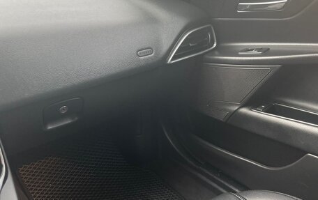 Jaguar XE I рестайлинг, 2016 год, 1 700 000 рублей, 32 фотография