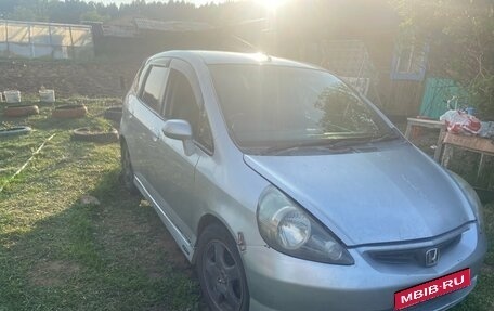 Honda Fit III, 2001 год, 400 000 рублей, 1 фотография