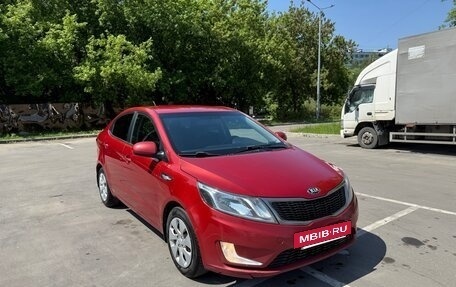 KIA Rio III рестайлинг, 2013 год, 940 000 рублей, 2 фотография