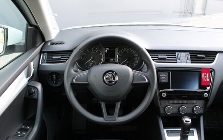 Skoda Octavia, 2017 год, 1 645 000 рублей, 6 фотография