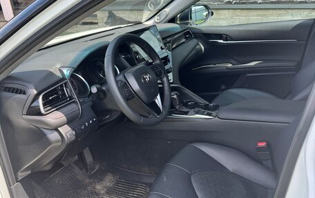 Toyota Camry, 2021 год, 3 950 000 рублей, 8 фотография