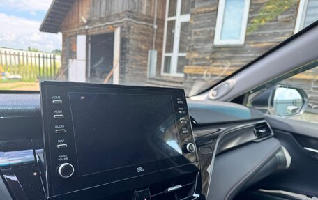 Toyota Camry, 2021 год, 3 950 000 рублей, 10 фотография