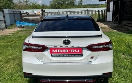 Toyota Camry, 2021 год, 3 950 000 рублей, 5 фотография