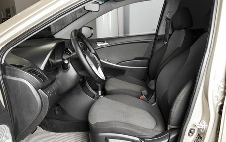 Hyundai Solaris II рестайлинг, 2013 год, 899 200 рублей, 11 фотография