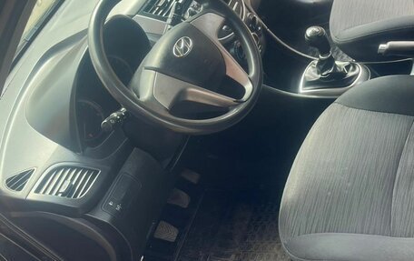 Hyundai Solaris II рестайлинг, 2015 год, 890 000 рублей, 8 фотография