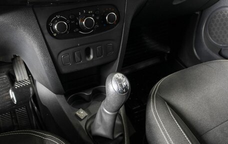 Renault Logan II, 2016 год, 765 400 рублей, 5 фотография