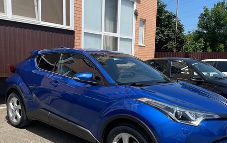 Toyota C-HR I рестайлинг, 2018 год, 2 200 000 рублей, 8 фотография