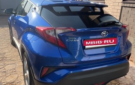 Toyota C-HR I рестайлинг, 2018 год, 2 200 000 рублей, 4 фотография