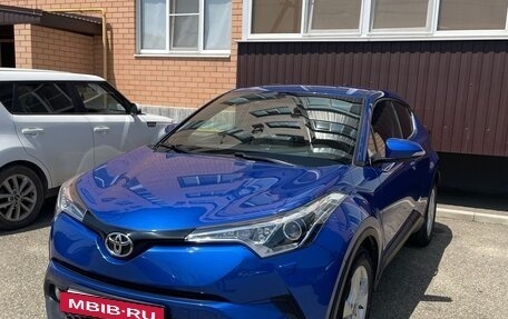 Toyota C-HR I рестайлинг, 2018 год, 2 200 000 рублей, 9 фотография
