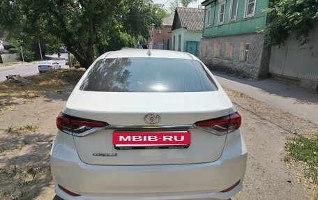 Toyota Corolla, 2019 год, 2 300 000 рублей, 4 фотография