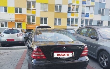 Mercedes-Benz C-Класс, 2004 год, 410 000 рублей, 1 фотография