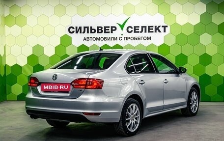 Volkswagen Jetta VI, 2013 год, 988 000 рублей, 2 фотография