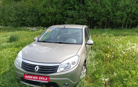 Renault Sandero I, 2011 год, 650 000 рублей, 2 фотография