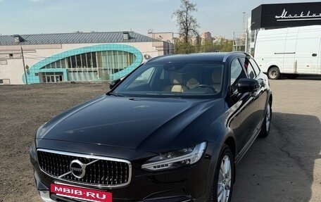 Volvo V90 Cross Country I рестайлинг, 2018 год, 3 500 000 рублей, 2 фотография