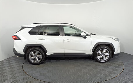 Toyota RAV4, 2021 год, 3 975 000 рублей, 5 фотография