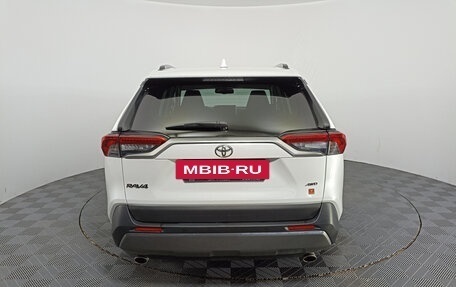 Toyota RAV4, 2021 год, 3 975 000 рублей, 7 фотография
