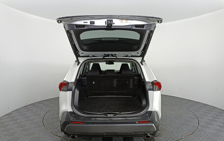 Toyota RAV4, 2021 год, 3 975 000 рублей, 12 фотография