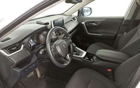 Toyota RAV4, 2021 год, 3 975 000 рублей, 20 фотография