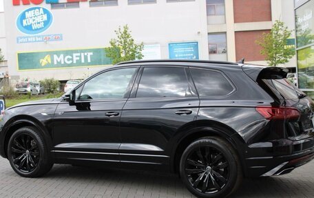 Volkswagen Touareg III, 2022 год, 5 650 000 рублей, 2 фотография