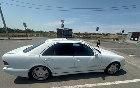 Mercedes-Benz E-Класс, 1998 год, 1 250 000 рублей, 5 фотография