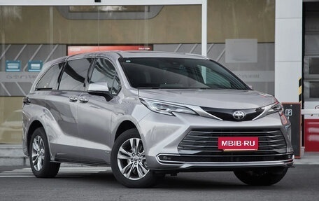 Toyota Sienna, 2025 год, 5 790 000 рублей, 3 фотография