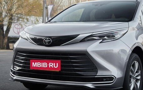Toyota Sienna, 2025 год, 5 790 000 рублей, 7 фотография