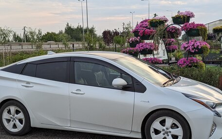 Toyota Prius IV XW50, 2018 год, 1 950 000 рублей, 4 фотография
