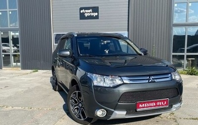 Mitsubishi Outlander III рестайлинг 3, 2014 год, 1 900 000 рублей, 1 фотография