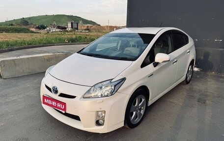 Toyota Prius, 2011 год, 1 050 000 рублей, 1 фотография