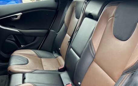 Volvo V40 Cross Country I, 2019 год, 2 150 000 рублей, 7 фотография
