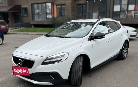 Volvo V40 Cross Country I, 2019 год, 2 150 000 рублей, 3 фотография