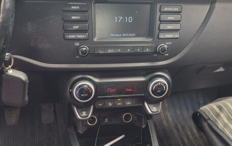 KIA Rio IV, 2018 год, 1 500 000 рублей, 9 фотография