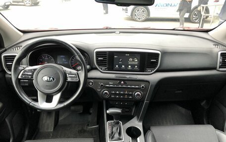 KIA Sportage IV рестайлинг, 2019 год, 2 159 000 рублей, 10 фотография
