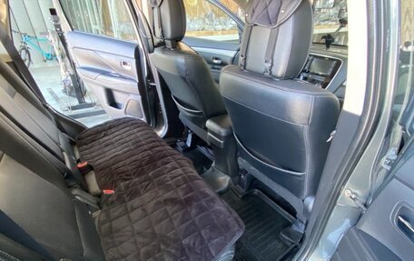 Mitsubishi Outlander III рестайлинг 3, 2014 год, 1 900 000 рублей, 16 фотография