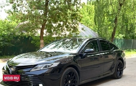 Toyota Camry, 2020 год, 2 650 000 рублей, 3 фотография