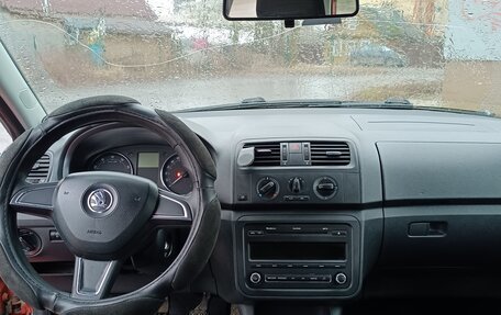 Skoda Fabia II, 2013 год, 439 000 рублей, 2 фотография