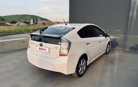 Toyota Prius, 2011 год, 1 050 000 рублей, 5 фотография