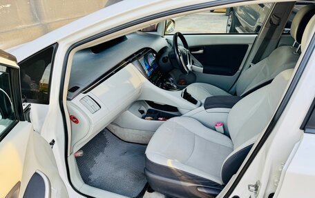 Toyota Prius, 2011 год, 1 050 000 рублей, 11 фотография