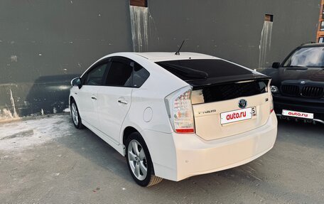 Toyota Prius, 2011 год, 1 050 000 рублей, 7 фотография