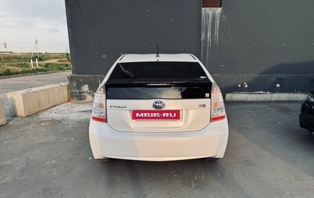 Toyota Prius, 2011 год, 1 050 000 рублей, 6 фотография