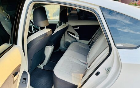 Toyota Prius, 2011 год, 1 050 000 рублей, 12 фотография