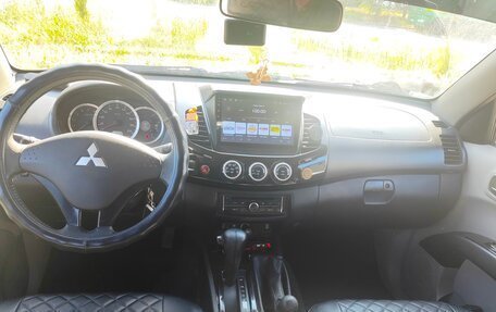 Mitsubishi L200 IV рестайлинг, 2012 год, 1 400 000 рублей, 12 фотография