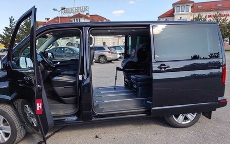 Volkswagen Multivan T6 рестайлинг, 2020 год, 6 450 000 рублей, 8 фотография